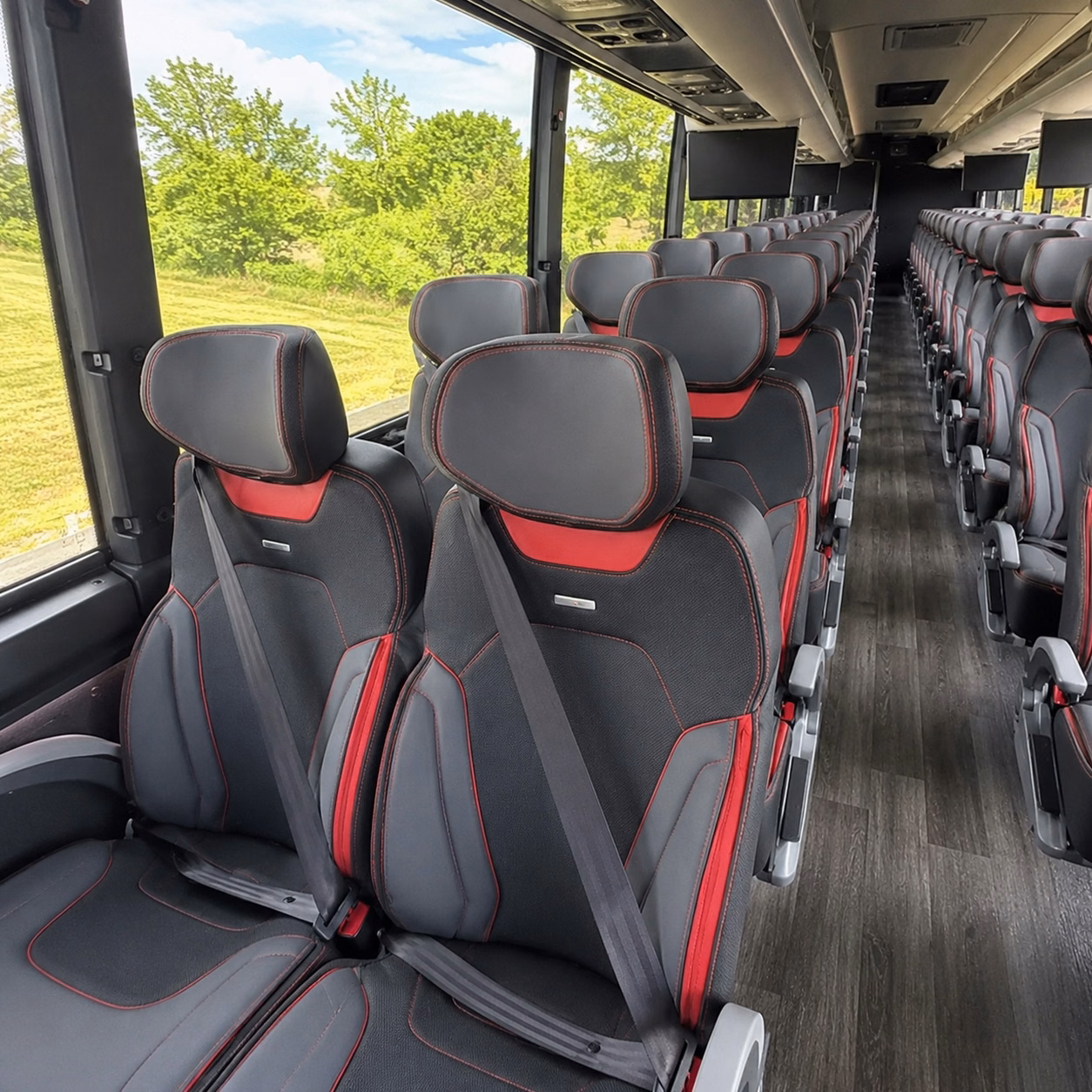 charter bus rentals for large cambridge prom groups that need more space