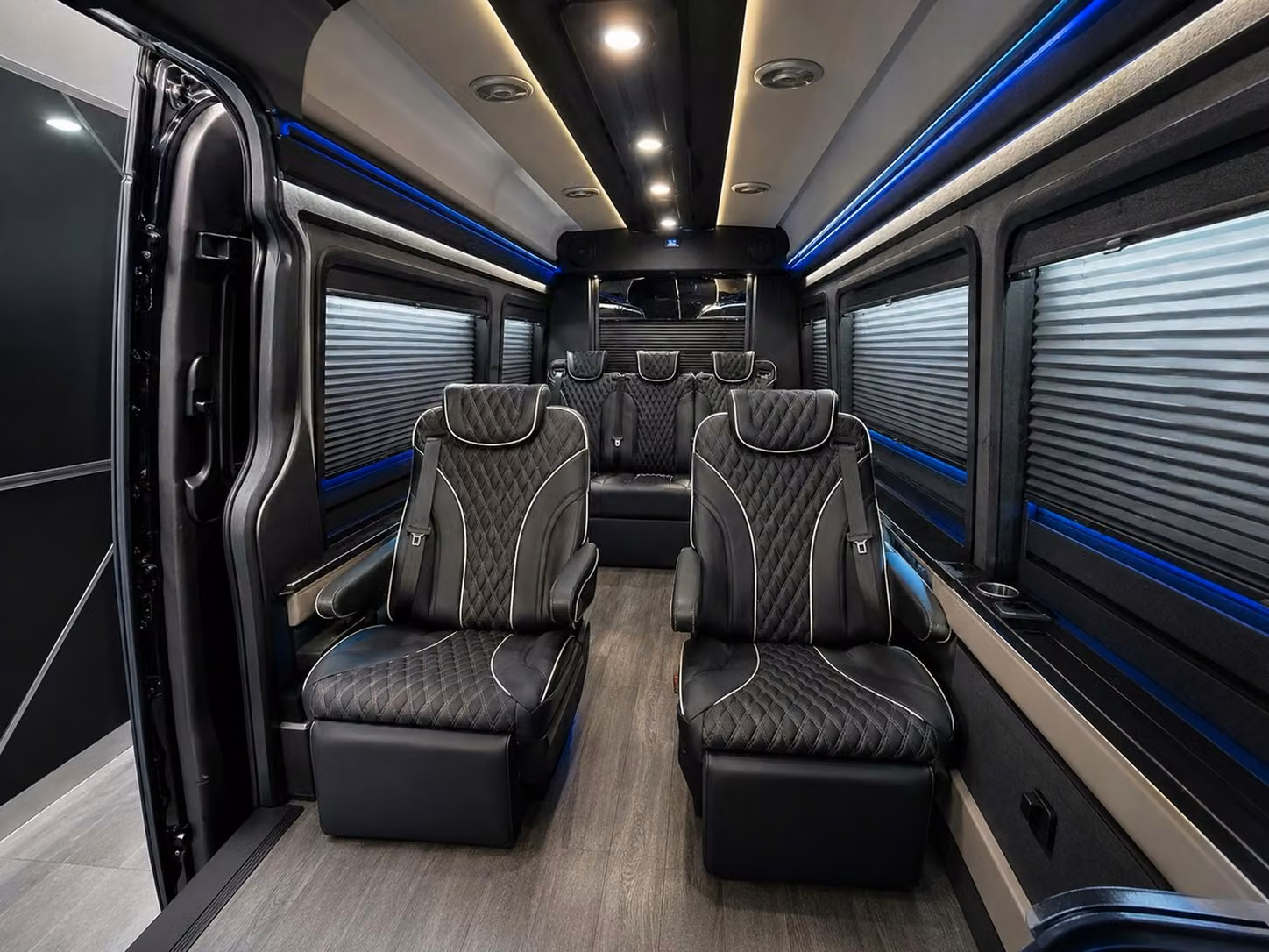 coachbuscambridge com is how cambridge corporate groups handle airport transfers